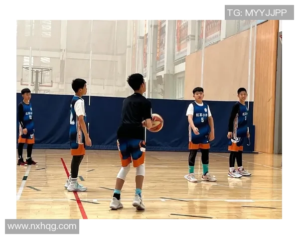 以篮球为纽带探索团队合作与青春激情在赛场上的完美融合