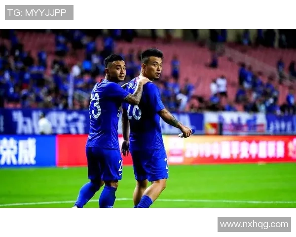 北京国安与上海申花激战正酣 双方全力争夺中超关键三分 北京国安与上海申花激战正酣 双方全力争夺中超关键三分