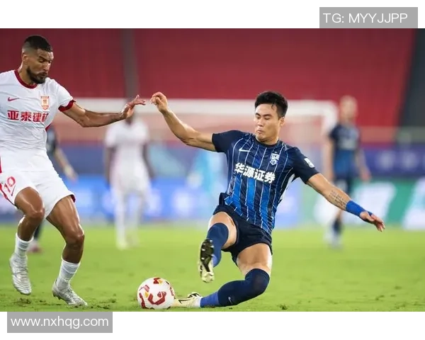 益阳队足球奋勇拼搏展现团队精神推动地方体育事业蓬勃发展