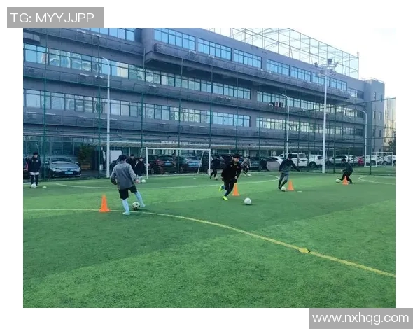 足球运动员如何通过训练和心态调整实现职业生涯的长远发展与突破